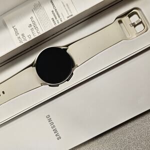 Samsung Galaxy Watch 6 40mm (Wi-Fi+Cellular) LTE Model SM-R935U – GOLD